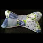 Leseknochen mit blauen Blumen Mustern